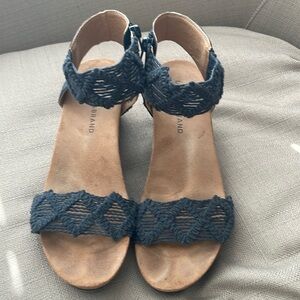 Lucky Brand Navy Tan Kierlo Wedge Woven crochet ankle wedge Sandals 7.5